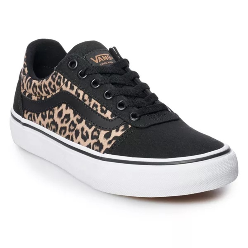 Womens 8 Leopard print Vans